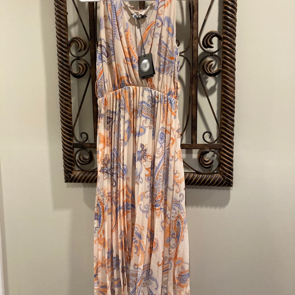 Large Maxi (missing belt) can use a little one .